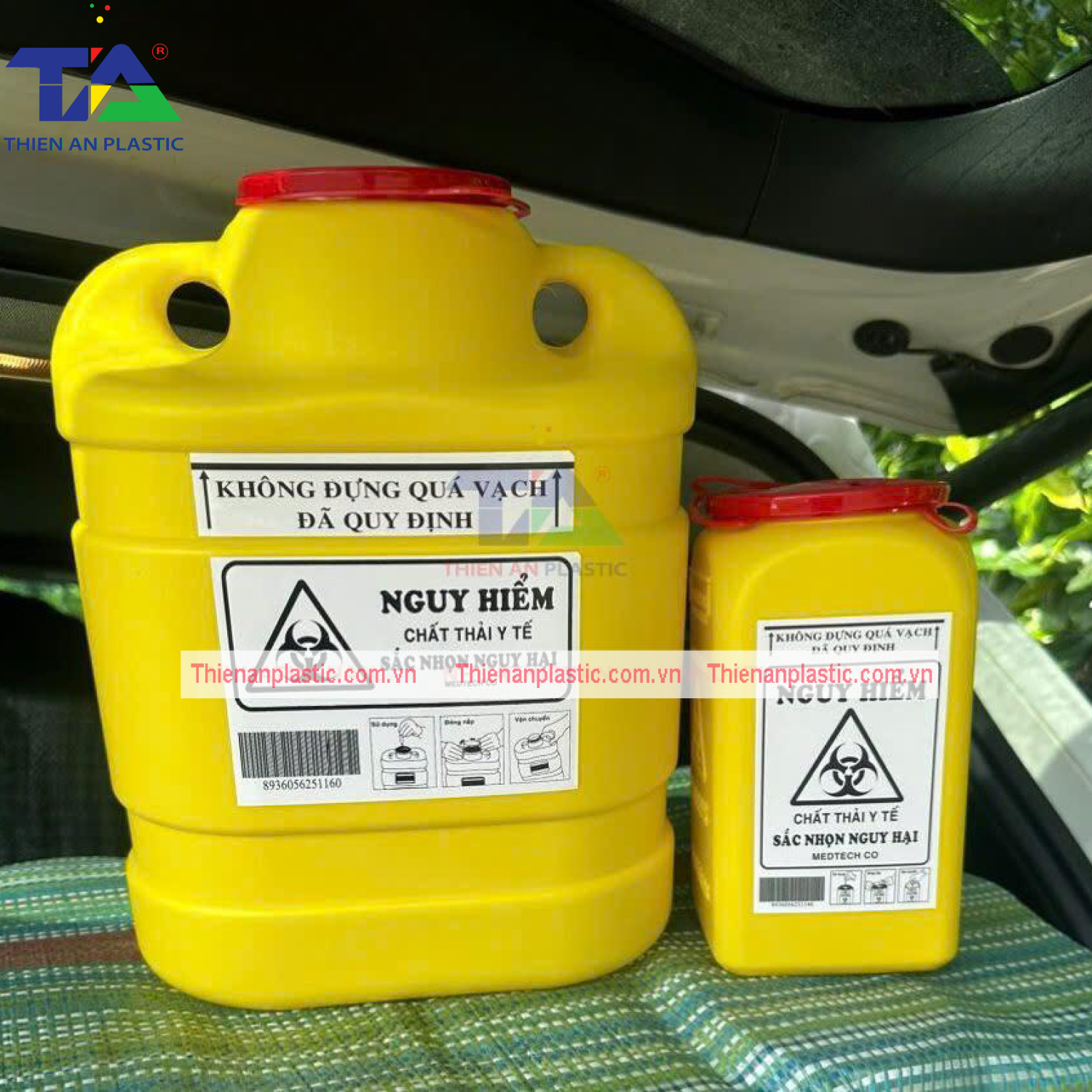 Hộp Nhựa Đựng Kim Tiêm TA2 (KT: 150 x 230 x 290mm)