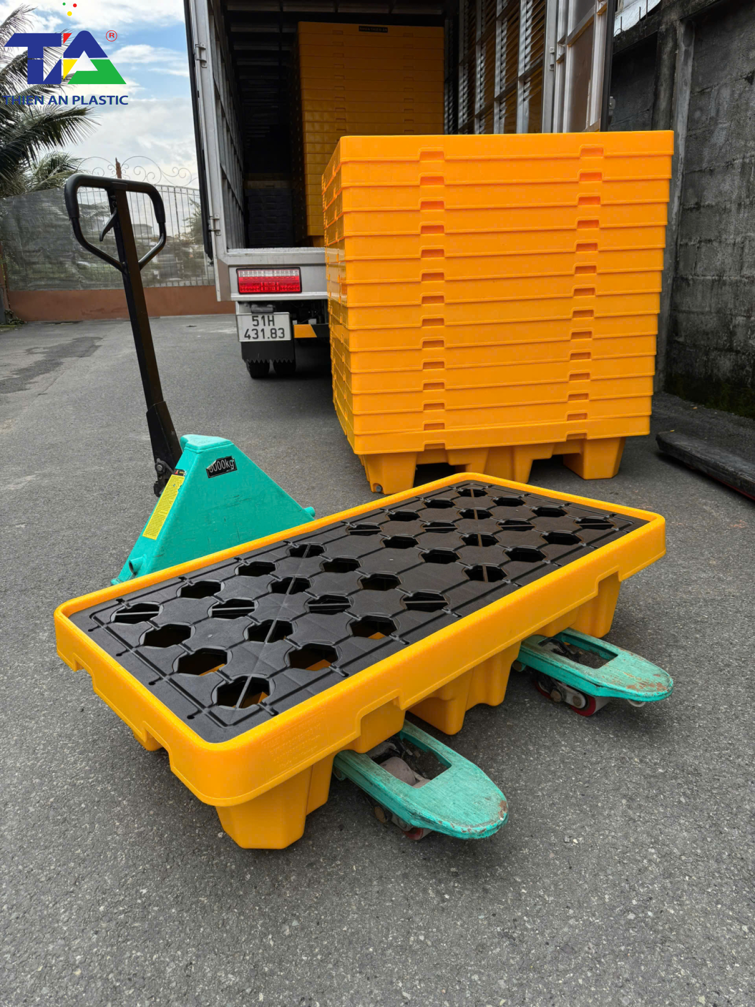 Pallet Nhựa Chống Tràn 2 Phuy Cao (KT: 1300 x 680 x 300mm)