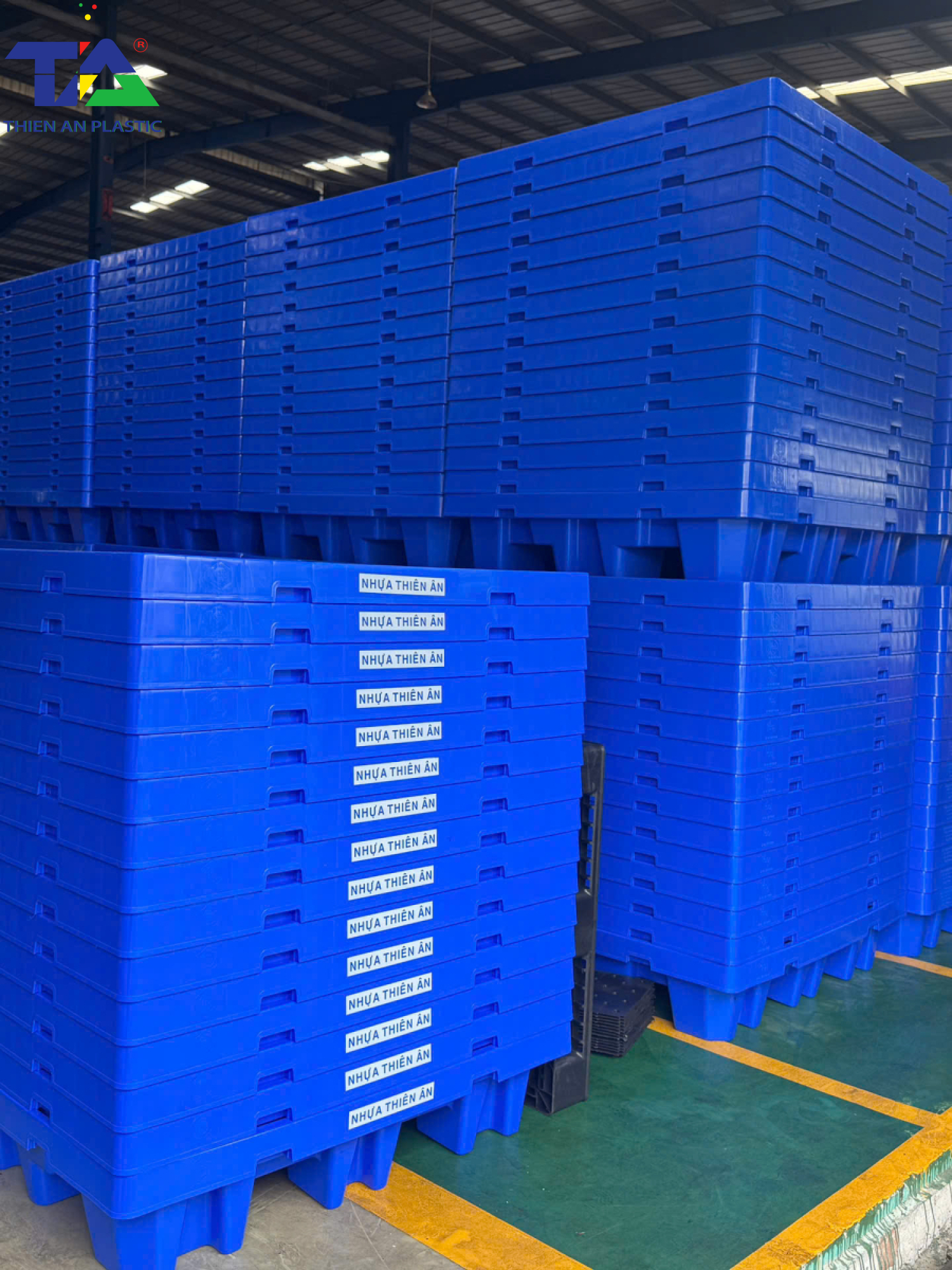 Pallet Nhựa Chống Tràn 4 Phuy Cao (KT: 1300 x 1300 x 300mm)