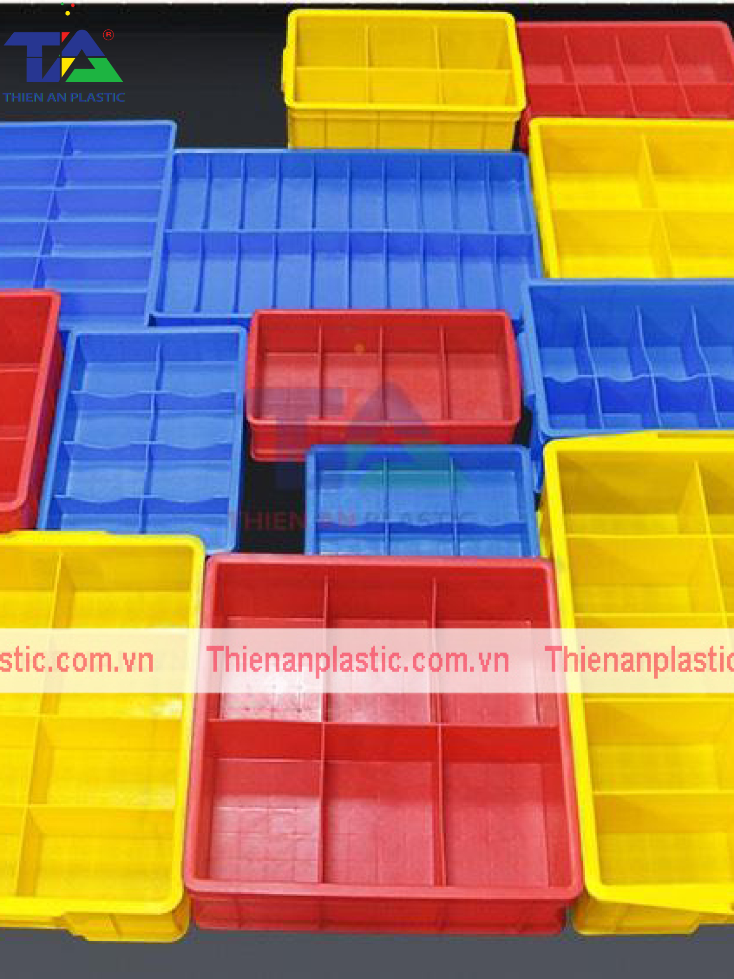 Thùng Nhựa Chia Ngăn TA-03 (KT: 360 x 245 x 145mm)