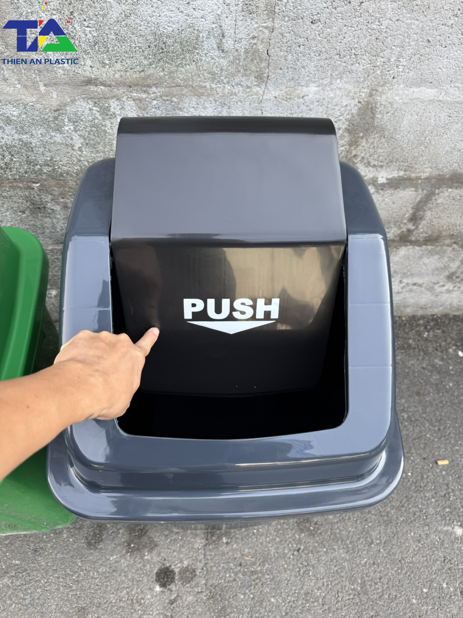 Thùng Rác Nắp Lật Push 100L (KT: 489 x 489 x 868mm)